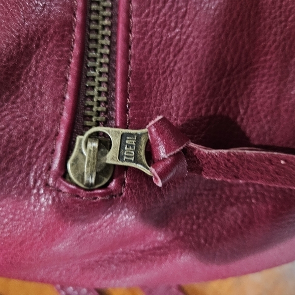 Wanderers travel Co leather crossbody and change purse set - Picture 9 of 16